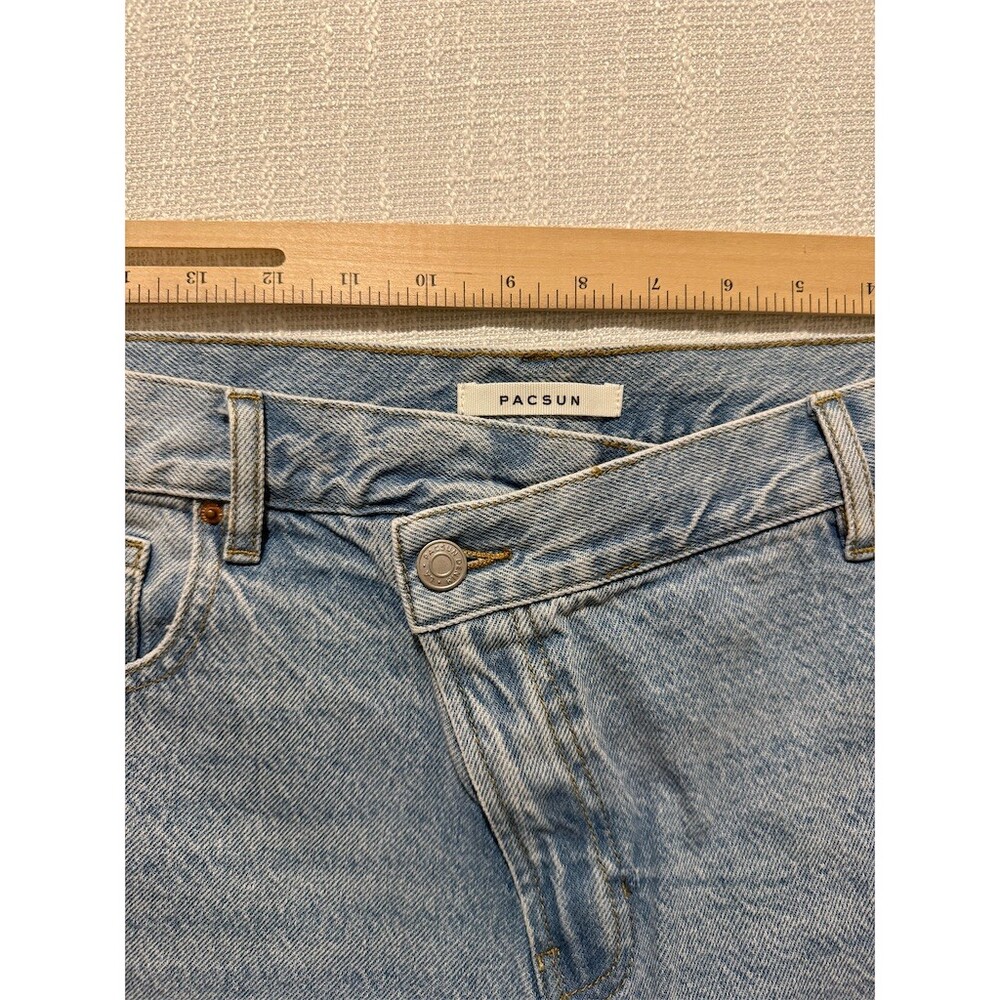 PacSun Vintage Cut-Off Denim Shorts Womens Size 32 Light Wash High Rise - Picture 3 of 7